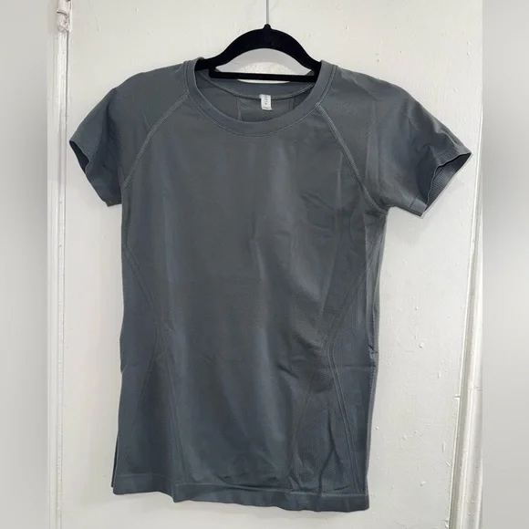 Athleta Momentum Seamless Tee size S - Picture 2 of 4